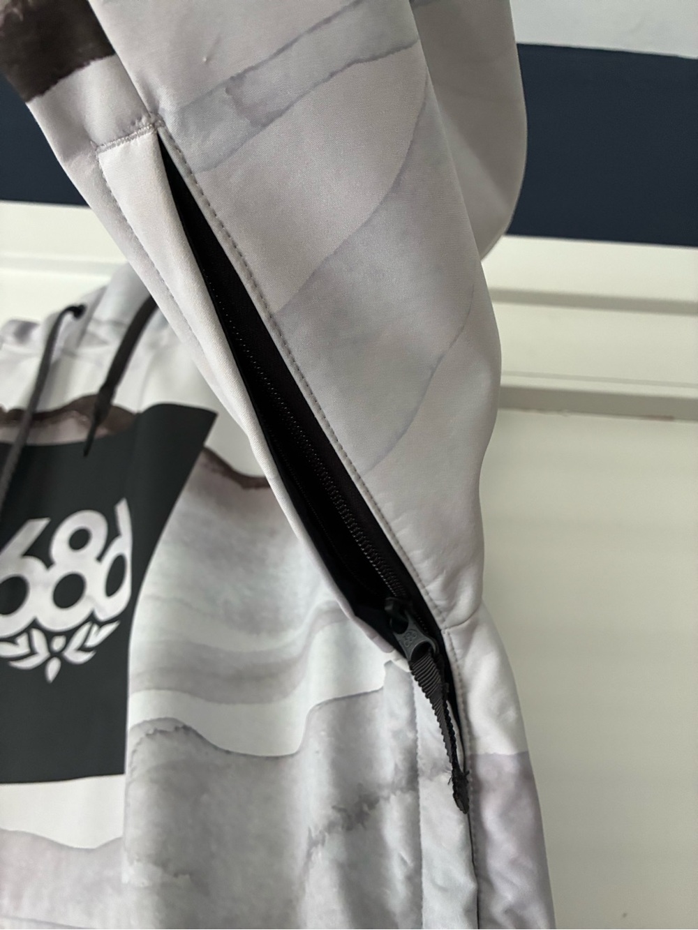 686 Men’s Waterproof Snowboard Pullover Anorak Jacket Size S White Camo - Picture 5 of 16